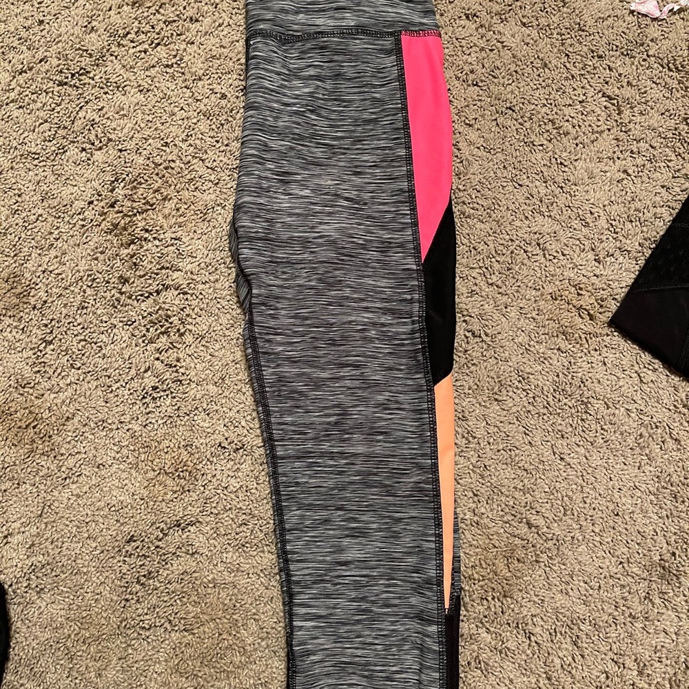 Athletic leggings